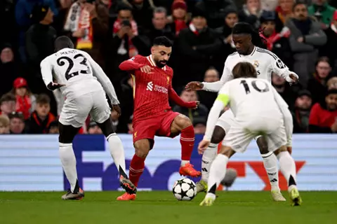 إصابة وخسارة نهائيين وإهدار ركلة جزاء.. هل يتخلص صلاح من عقدة ريال مدريد؟